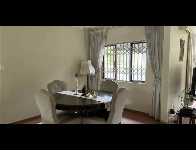 4 BEDROOM HOUSE FOR SALE IN VELD EN VLEI